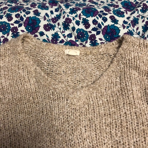 Garage oatmeal v neck sweater like new - Picture 2 of 3